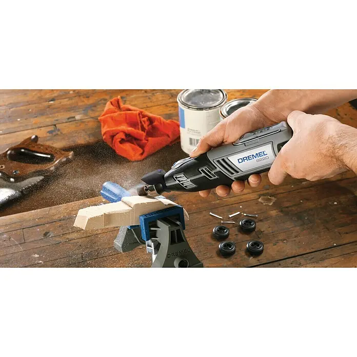Dremel Multifunktionswerkzeug 8220-5/65 - 12 V, 2 Akkus, 2 Ah - Anwendungsbeispiel