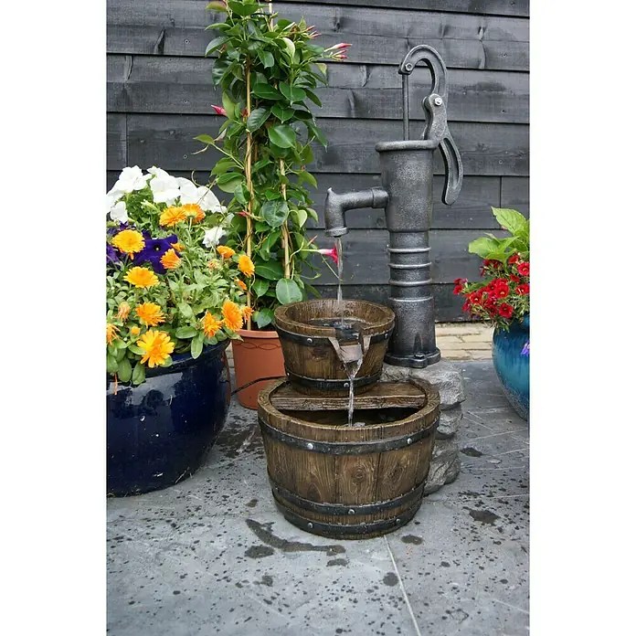 Ubbink AcquaArte Standbrunnen Las Vegas - 42 x 36,5 x 80,5 cm - Stimmungsaufnahme