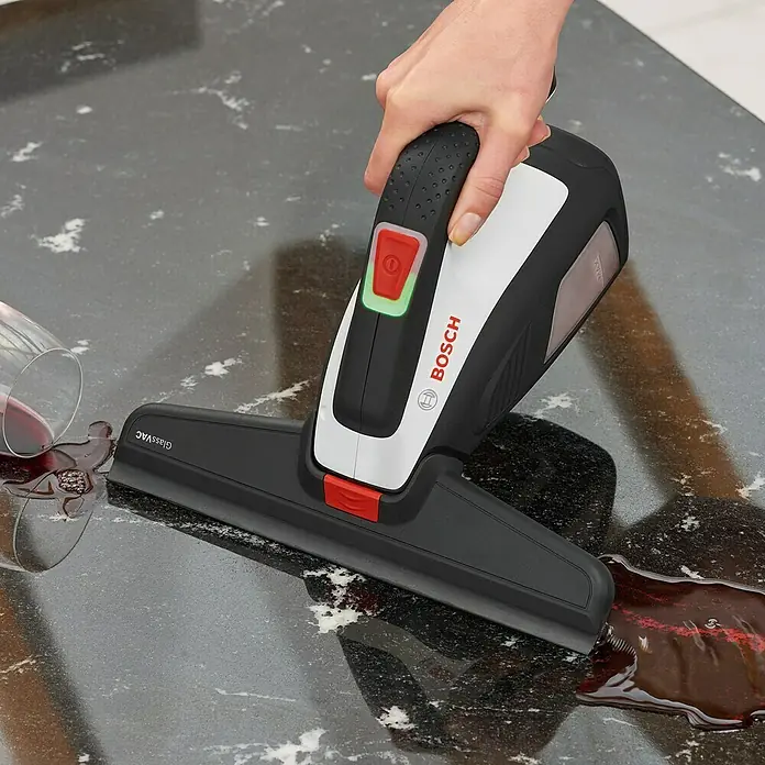 Bosch Akku-Fenstersauger GlassVac - Flächenleistung: Ca. 105 m²/Akkuladung, Akkutyp: Li-Ionen - Anwendungsbeispiel