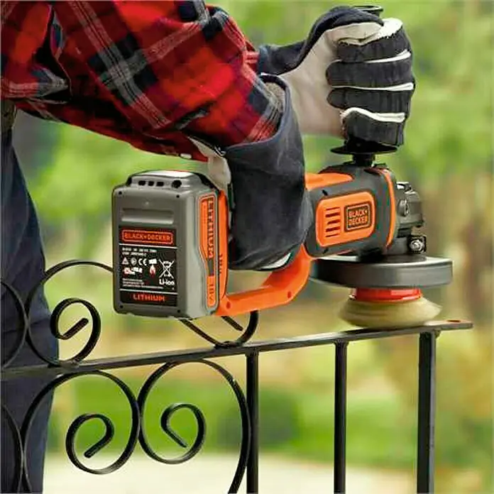 Black+Decker Amoladora angular de batería BCG720M1 - 18 V, Iones de litio, 4 Ah, 1 batería, Diámetro disco: 125 mm, 8.600 r.p.m.