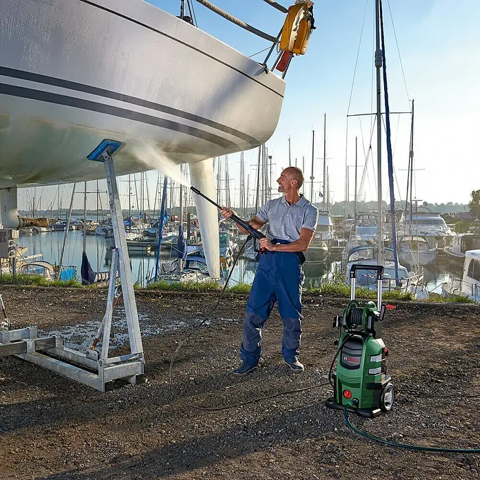 Bosch Visokotlačni čistač AdvancedAquatak 160 - 2.600 W, Maksimalni tlak: 160 bar, Radni protok: Maks. 570 l/h - Proizvod u upotrebi