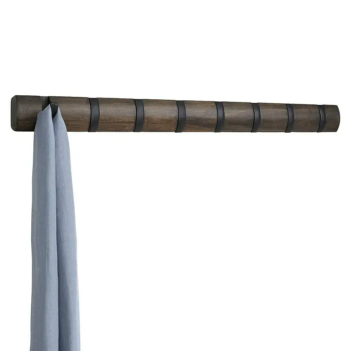Umbra Garderobenleiste Flip - L x B x H: 81,3 x 2,5 x 7,6 cm, Anzahl Haken: 8 Stk., Walnuss - Stimmungsaufnahme