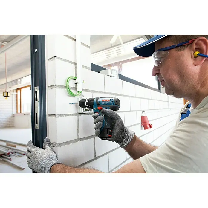 Bosch Professional Akku-Schlagbohrschrauber GSB 12V-15 L-Boxx - 12 V, Ohne Akku, Leerlaufdrehzahl: 0 U/min - 1.300 U/min - Anwendungsbeispiel