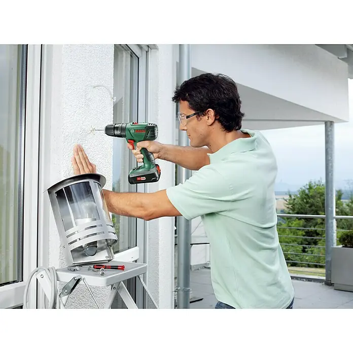 Bosch 18 V Power for All Akumulatorska udarna bušilica/odvijač PSB 1800 LI-2 - 18 V, 1,5 Ah, 440 okr/min - 1.350 okr/min - Proizvod u upotrebi