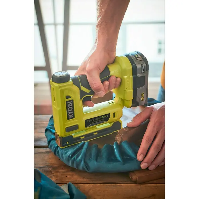 Ryobi ONE+ Grapadora de batería R18ST50-0 - 18 V, Iones de litio, Número de baterías: Sin batería