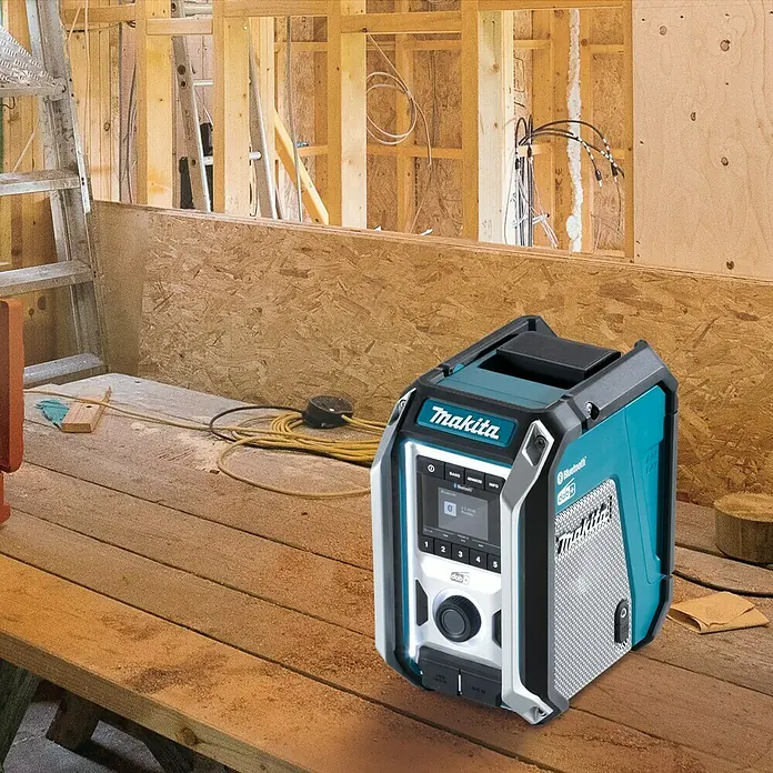 Makita Akku-Baustellenradio DMR115 - Frequenz: 174.928 - 239.200 MHz (DAB/DAB+) - Anwendungsbeispiel