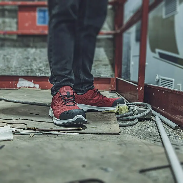 Steitz Secura Sicherheitshalbschuh CP 4360 SF - Schuhgröße: 39, Rot, S3 - Anwendungsbeispiel