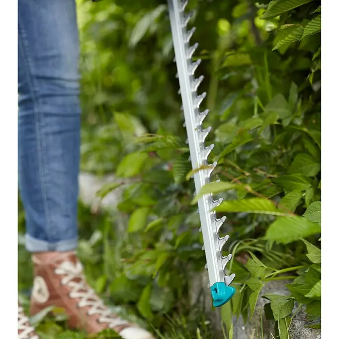 Gardena ComfortCut Akumulatorske škare za živicu Li-18/50 - 18 V, 2,6 Ah, Bez akumulatora, Litij-ionska - Proizvod u upotrebi