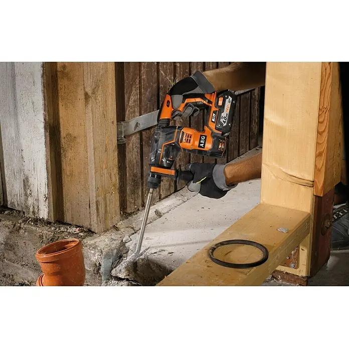 AEG Powertools Akku-Kombihammer BBH 18 - 18 V, Li-Ionen, 4 Ah, 2 Akkus, Einzelschlagstärke: 2,3 J, Leerlaufdrehzahl: 0 U/min - 1.400 U/min - Vorderansicht