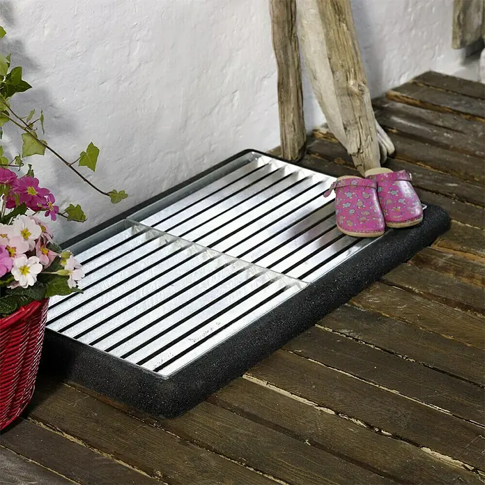 Plus Fußabtreter Cubic - 48 x 88 x 4 cm, Stahl - Stimmungsaufnahme