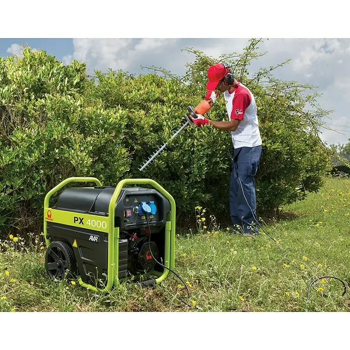 Pramac Generador PX4000 - Potencia máx.: 2.700 W, Volumen del depósito: 18,5 l - Vista frontal