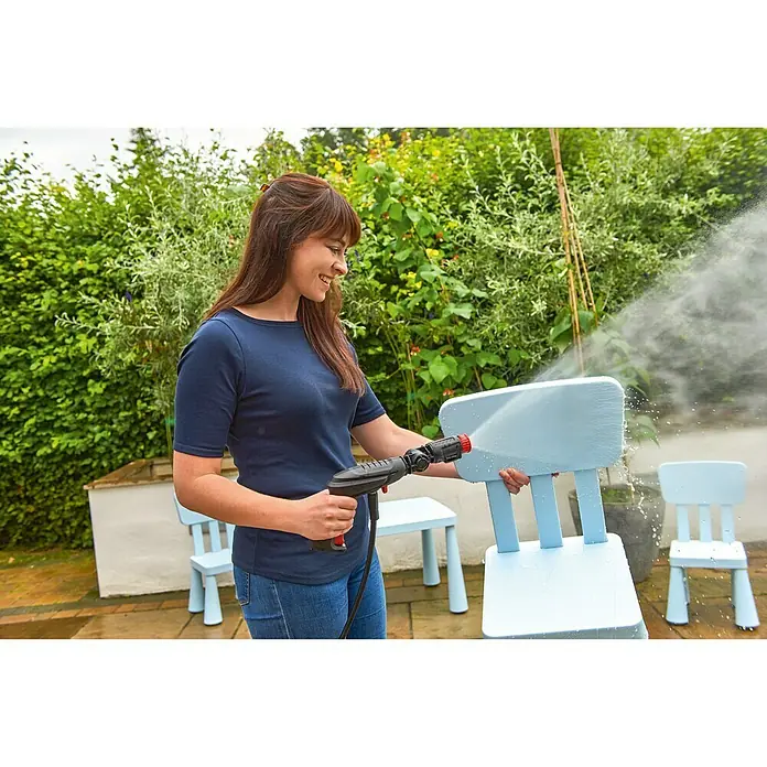 Bosch Hochdruckreiniger EasyAquatak 100 - 1.100 W, Max. Druck: 100 bar, Fördermenge: 270 l/h - Anwendungsbeispiel