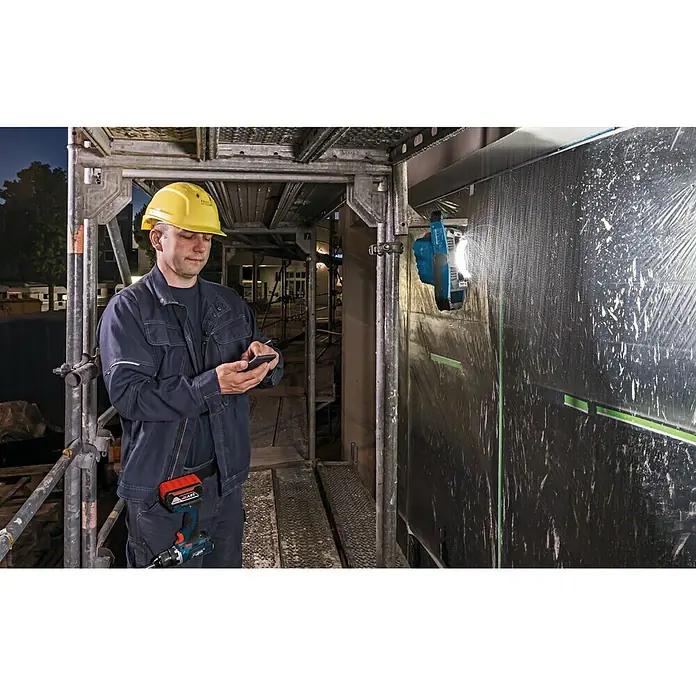 Bosch Professional Akumulatorska svjetiljka GLI 18V-1900 - 18 V, Bez akumulatora, Svjetlosna snaga: 1.900 lm - Proizvod u upotrebi