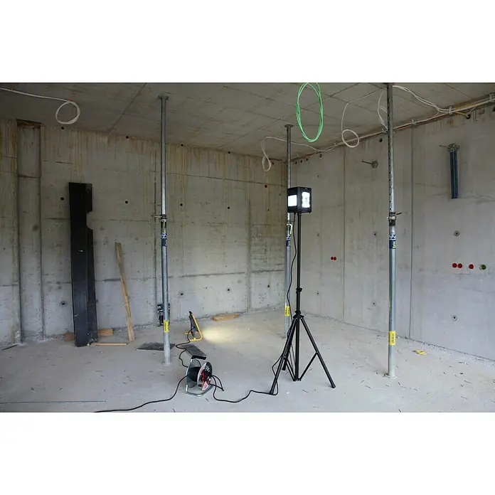 Profi Depot Led-straler - Zwart, Met statief, 50 W, IP54 - Vooraanzicht