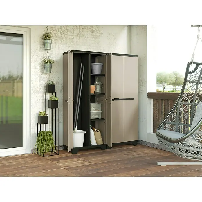 Keter Kunststoffschrank Planet - L x B x H: 39 x 68 x 173 cm, Traglast: 15 kg/Boden - Stimmungsaufnahme