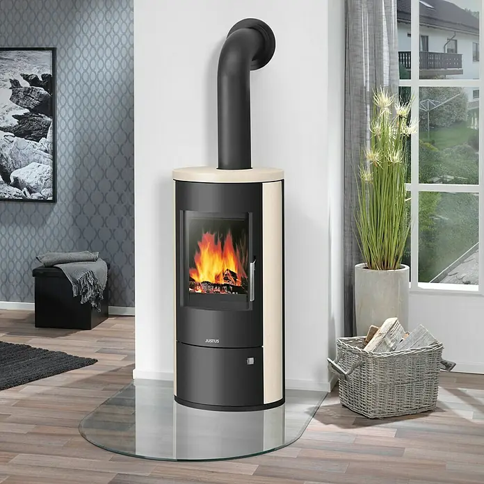 Justus Kaminofen Austin 5 - 5 kW, Raumheizvermögen: 88 m³, Verkleidung: Kalkstein, Cream/Schwarz - Stimmungsaufnahme