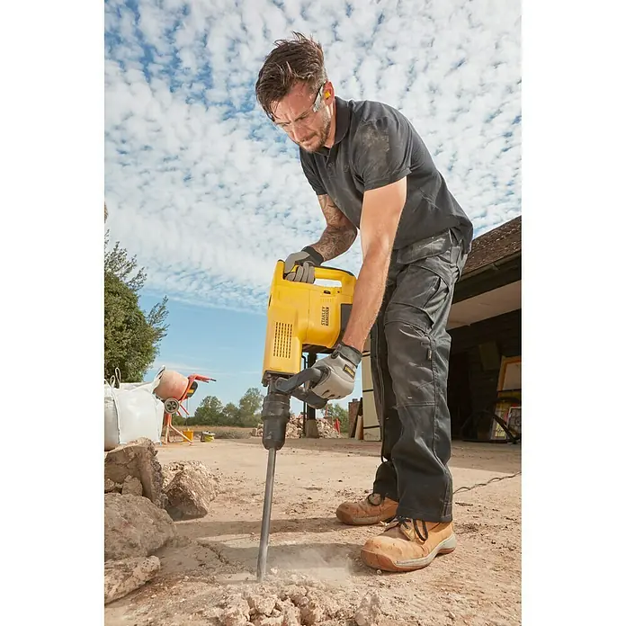 Stanley FatMax Martillo demoledor SFMEH230K-QS - 1.600 W, Energía de percusión: 15 J, Número de impactos: 900 /min - 1.890 /min