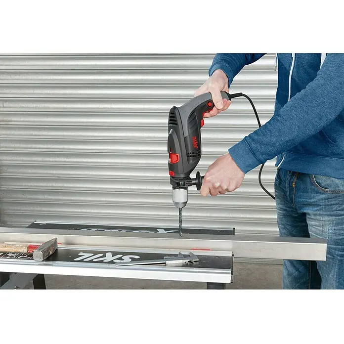 Skil Schlagbohrmaschine 6398 AA - 1.000 W, Leerlaufdrehzahl: 0 U/min - 3.000 U/min, Schlagzahl: 0 U/min - 48.000 U/min - Anwendungsbeispiel