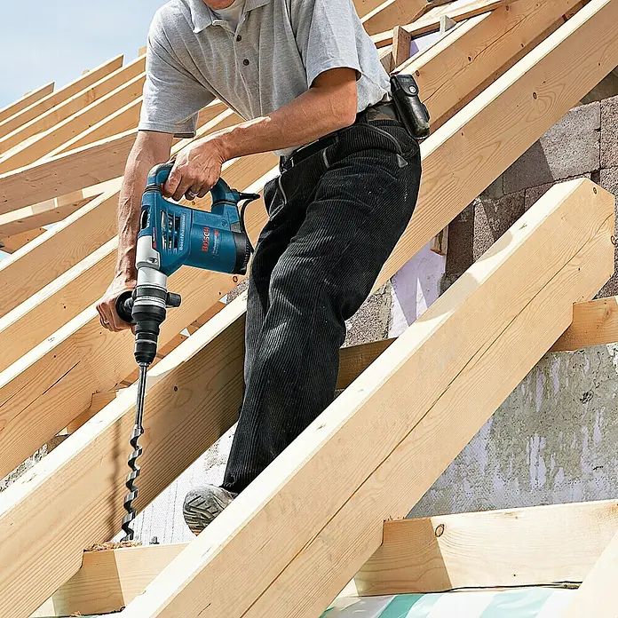 Bosch Professional Bohrhammer GBH 4-32 DFR - 900 W, 0 U/min - 760 U/min, Einzelschlagstärke: 4,2 J - Anwendungsbeispiel