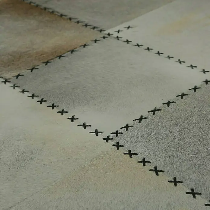 Kayoom Echtlederteppich Mystic - Grau/Multi, 290 x 200 cm, 100 % Leder mit Fell - Detailaufnahme