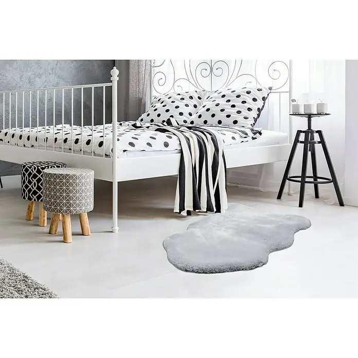 Kayoom Deko-Kunstfell Rabbit - Tieroptik, Silber, 90 x 60 cm, 100 % Polyester - Stimmungsaufnahme