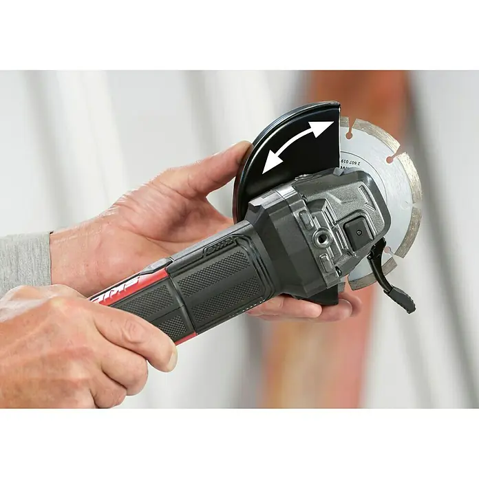 Skil Winkelschleifer 9132 AA - 850 W, Durchmesser Scheibe: 125 mm, Leerlaufdrehzahl: 0 U/min - 12.000 U/min - Anwendungsbeispiel