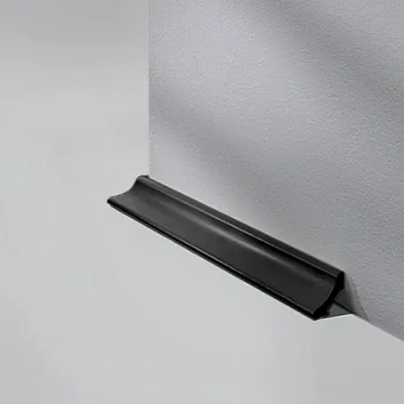 LOGOCLIC  Užljebljena kutna lajsna Crna