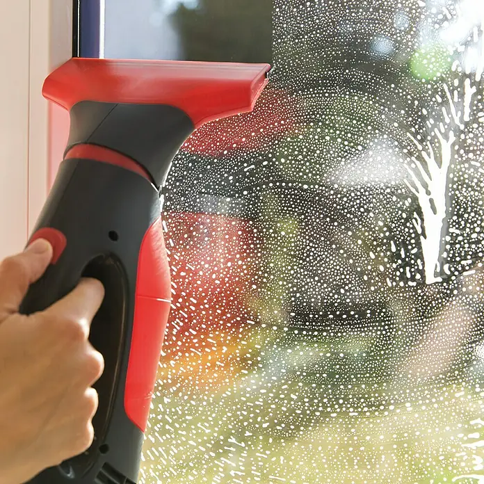 Vileda Fenstersauger Windowmatic Power - Flächenleistung: Ca. 120 m²/Akkuladung, Li-Ionen, Mit Saugdüse 16 cm - Anwendungsbeispiel