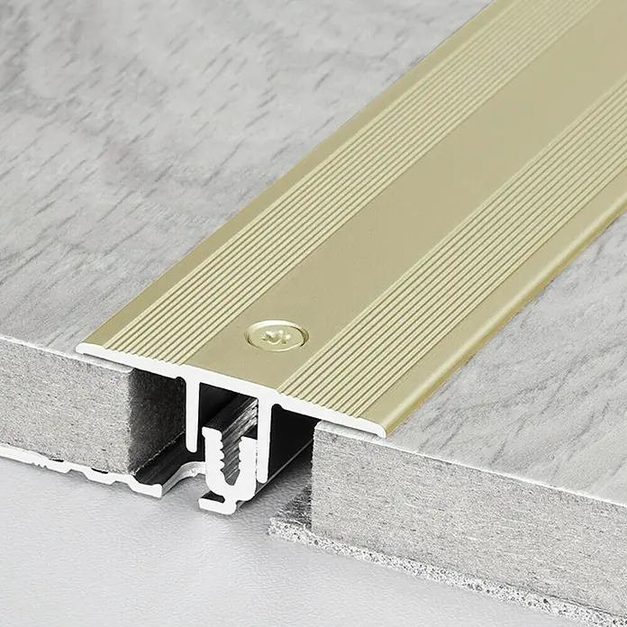 LOGOCLIC Übergangsprofil 220 - Gold, 0,9 m x 34 mm, Montageart: Schrauben - Detailaufnahme