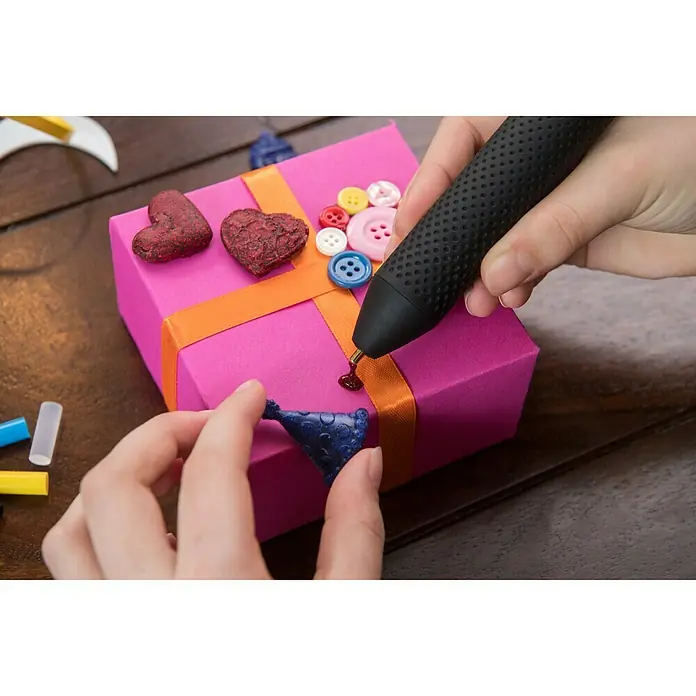 Bosch Akku-Heißklebestift Gluey - Farbe: Cupcake Pink - Anwendungsbeispiel