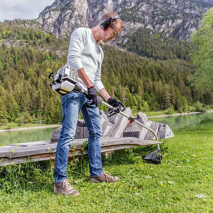 AL-KO Benzinski motorni trimer BC 223 L-S - 0,7 kW, Širina reza: 41 cm - Proizvod u upotrebi