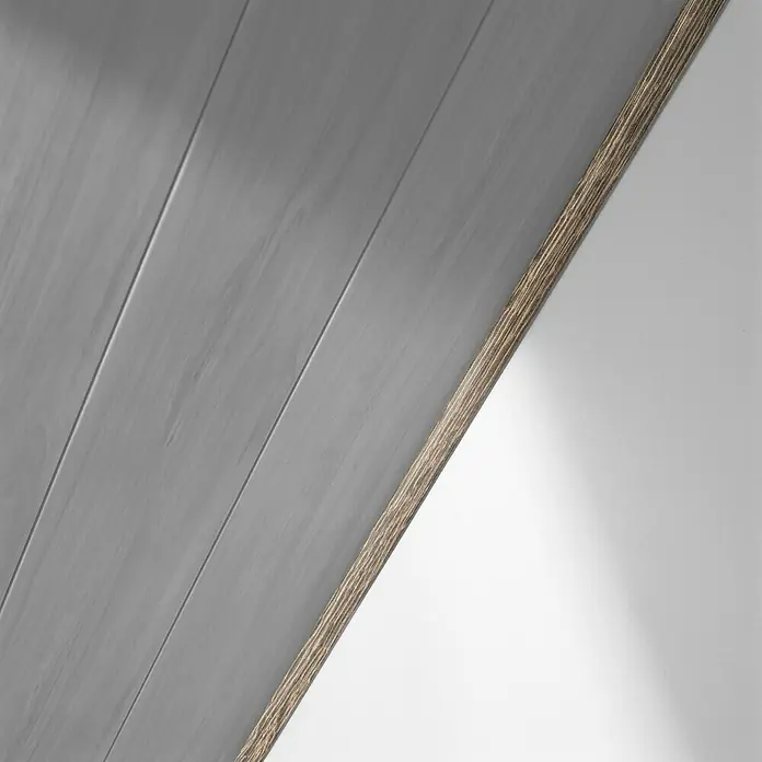 LOGOCLIC Abdeckleiste Eiche Luga - 2,6 m x 25 mm x 6 mm - Detailaufnahme