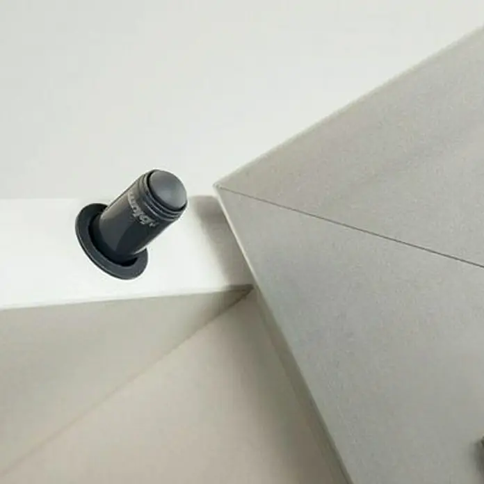 Häfele Amortiguador de puerta para muebles - profundidad de entrada: 50 mm, Plástico - Primer plano