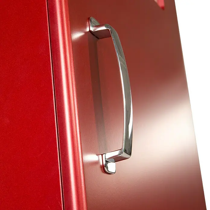 Phönix Miami Kommode - L x B x H: 43 x 97,6 x 88,8 cm, Rot, 2 verchromte Griffe - Detailaufnahme