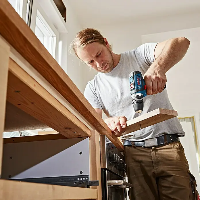 Bosch Professional Akku-Bohrschrauber GSR 12V-15 FC - 12 V, Li-Ionen, 2 Ah, Anzahl Akkus: 2 Akkus, Leerlaufdrehzahl: 0 U/min - 1.300 U/min - Anwendungsbeispiel