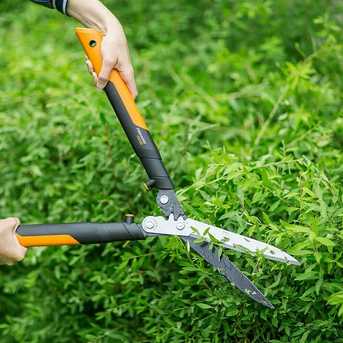 Fiskars Škare za živicu sa zupčastim prijenosom Powergear X HSX 92 - Duljina: 63 cm - Proizvod u upotrebi