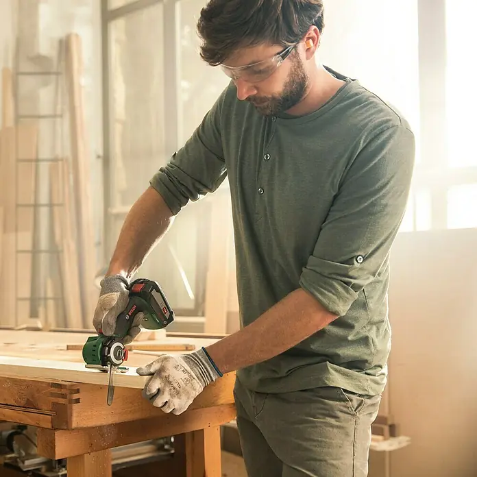 Bosch 18 V Power for All NanoBlade pila AdvancedCut 18 - Broj okretaja pri praznom hodu: 7.000 o/min, 18 V, 1 baterija - Proizvod u upotrebi