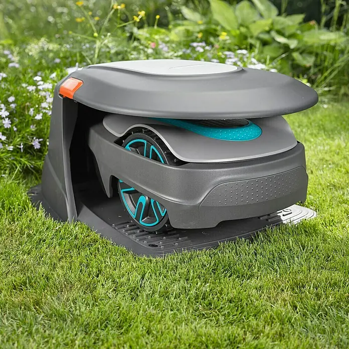 Gardena Nadstrešnica za robotske kosilice - Sive boje, Sklopivi poklopac - Proizvod u upotrebi