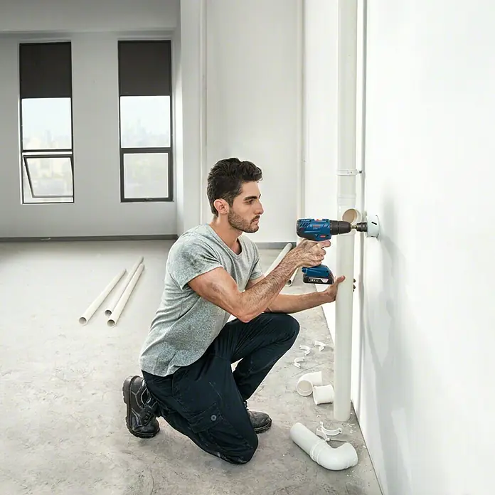 Bosch Professional Akku-Bohrschrauber GSR 18V-21 L-Boxx - 18 V, 2 Akkus, 2 Ah, Leerlaufdrehzahl: 0 U/min - 1.800 U/min - Anwendungsbeispiel