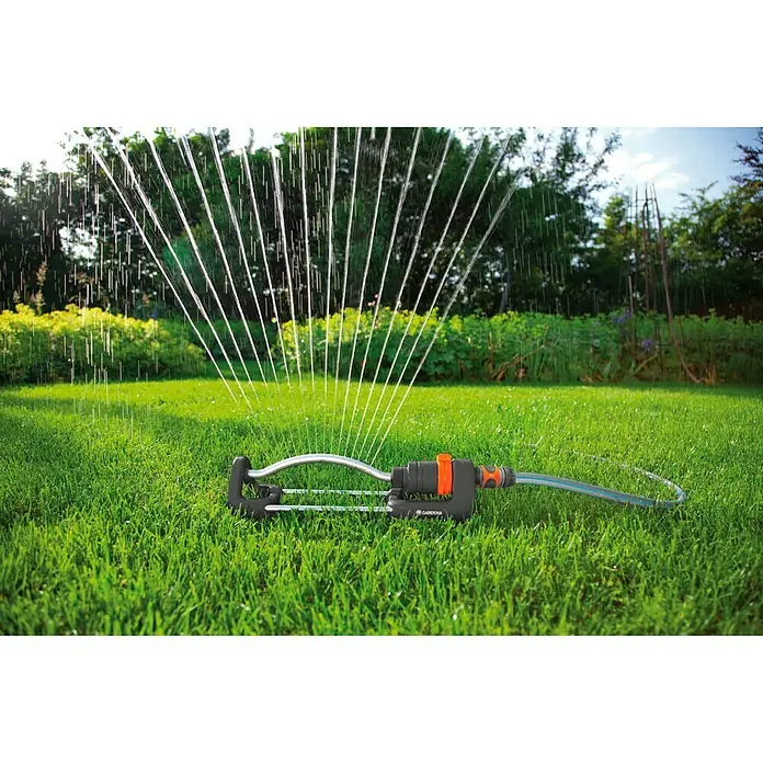 Gardena Viereckregner Aqua S - Max. Regnerfläche: 220 m² - Anwendungsbeispiel