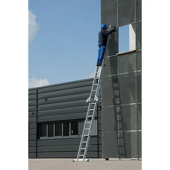Krause Stabilo Sprossen-Schiebeleiter +S - Arbeitshöhe: 6,7 m, Anzahl Tritte: 2 x 12 Sprossen, Aluminium - Anwendungsbeispiel