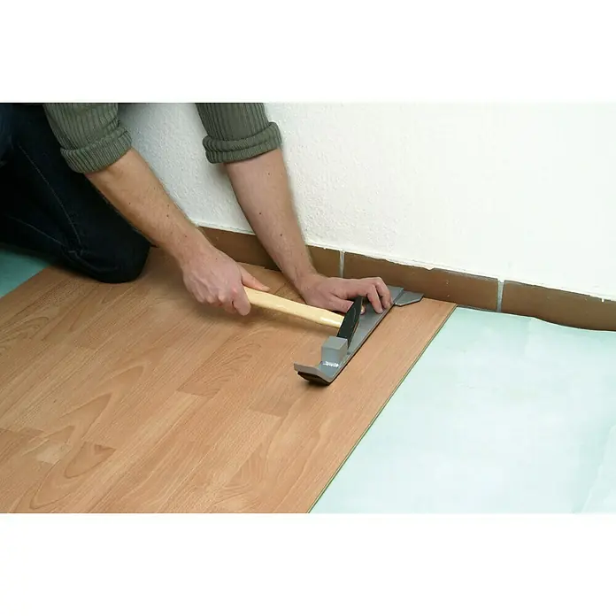 Wolfcraft Metalna poluga za postavljanje laminata - D x Š x V: 440 x 120 x 60 mm - Proizvod u upotrebi