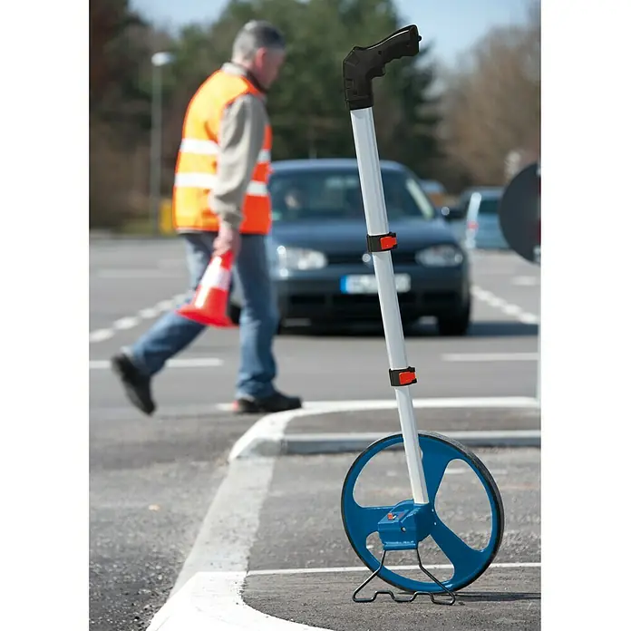 Bosch Professional Mjerni kotač GWM 32 - Mjerni opseg: Maks. 9999,99 m, Točnost mjerenja: 10 cm / 100 m - Pogled sprijeda