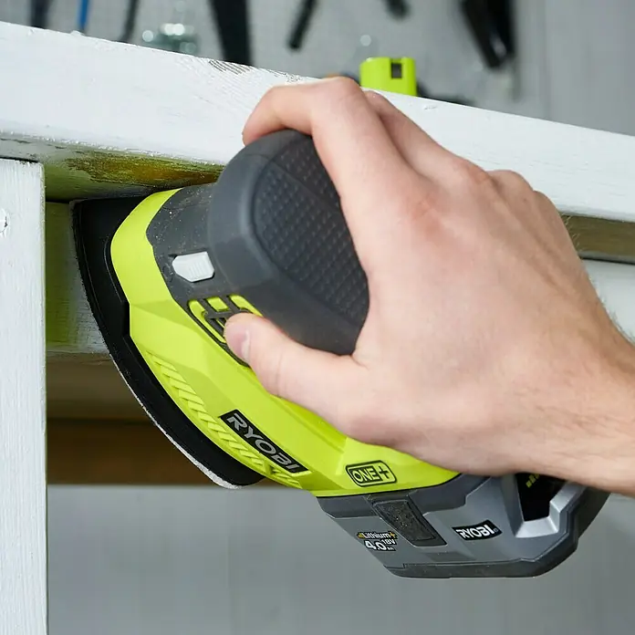 Ryobi ONE+ Akku-Delta-Vibrationsschleifer R18PS-0 - 18 V, 5 Ah, Ohne Akku, 22.000 U/min - Anwendungsbeispiel