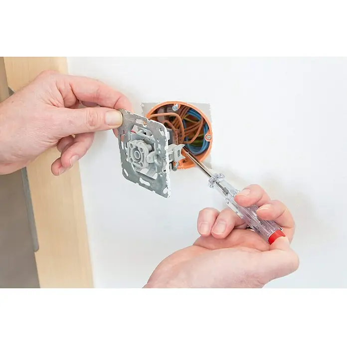 Hazet Spannungsprüfer 839-1 - Klingenlänge: 40 mm - Anwendungsbeispiel