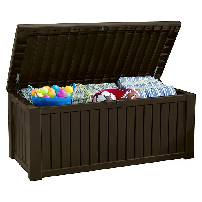 Keter Baúl para jardín Rockwood - 155 x 72,4 x 64,4 cm, 570 l - Producto en uso