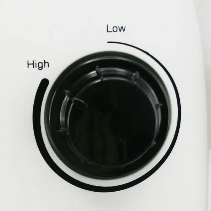 Voltomat HEATING Calefactor de aire para baño - 2.000 W, Blanco, L x An x Al: 34,7 x 29,5 x 14 cm - Primer plano