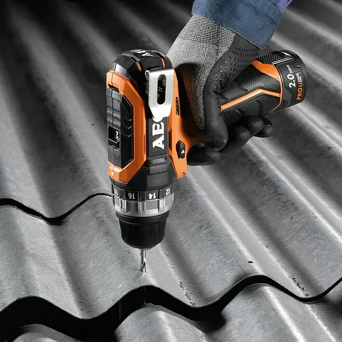 AEG Powertools Akku-Bohrschrauber BS 12 C2 - 12 V, Li-Ionen, 2 Ah, 2 Akkus, Leerlaufdrehzahl: 0 U/min - 1.500 U/min - Vorderansicht