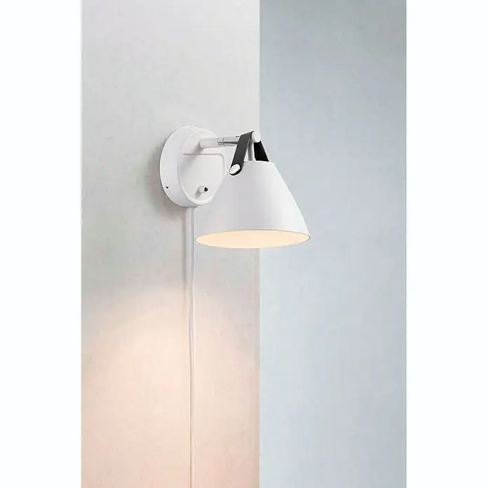 Nordlux Strap Aplique de pared - 35 W, L x An x Al: 21,5 x 16,5 x 17 cm, Blanco, GU10 - Producto en uso