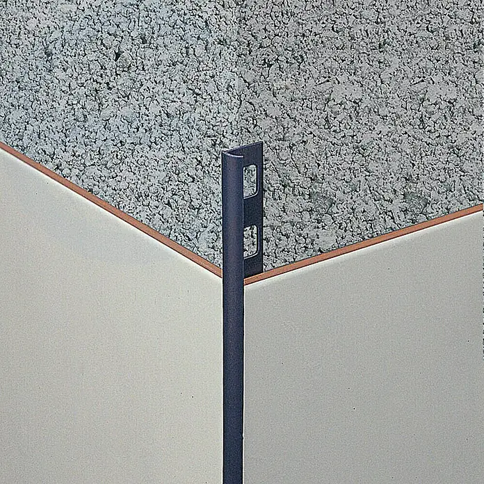 Cantonera PVC - Negro, 2,5 m x 8,5 mm - Producto en uso